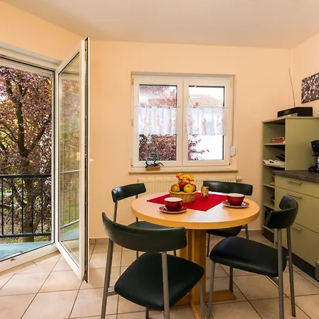Apartment Waldstr 8b Og Neu